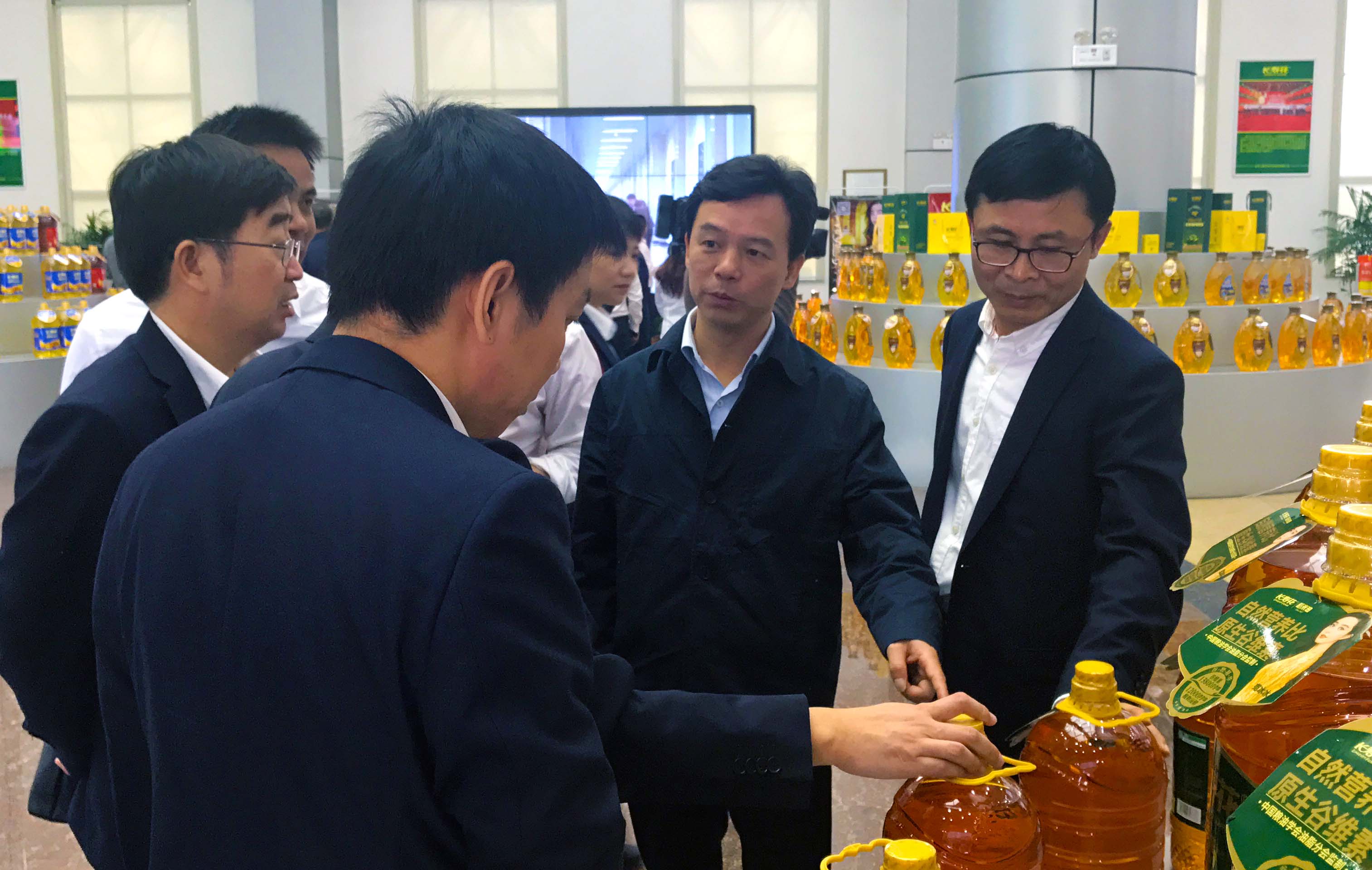 公司骨干参加集团“走学提”活动(图1) 公司骨干参加集团“走学提”活动(图1)