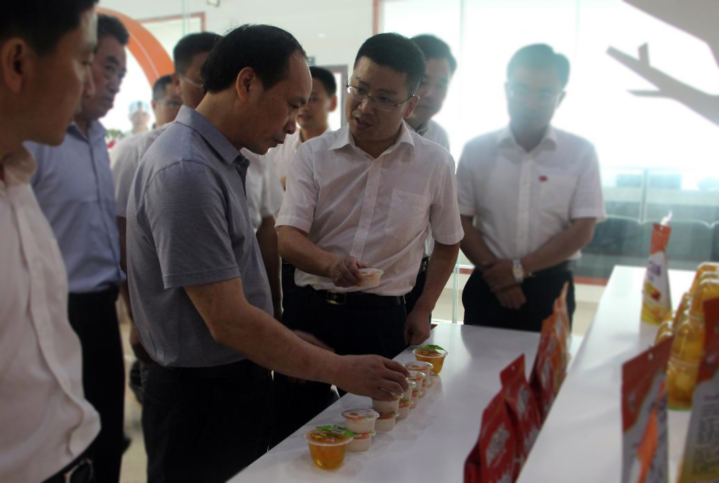 周德睿考察新中意(图2) 周德睿考察新中意(图2)